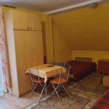 Pokoje Goscinne U Faronow Muszyna Exterior foto
