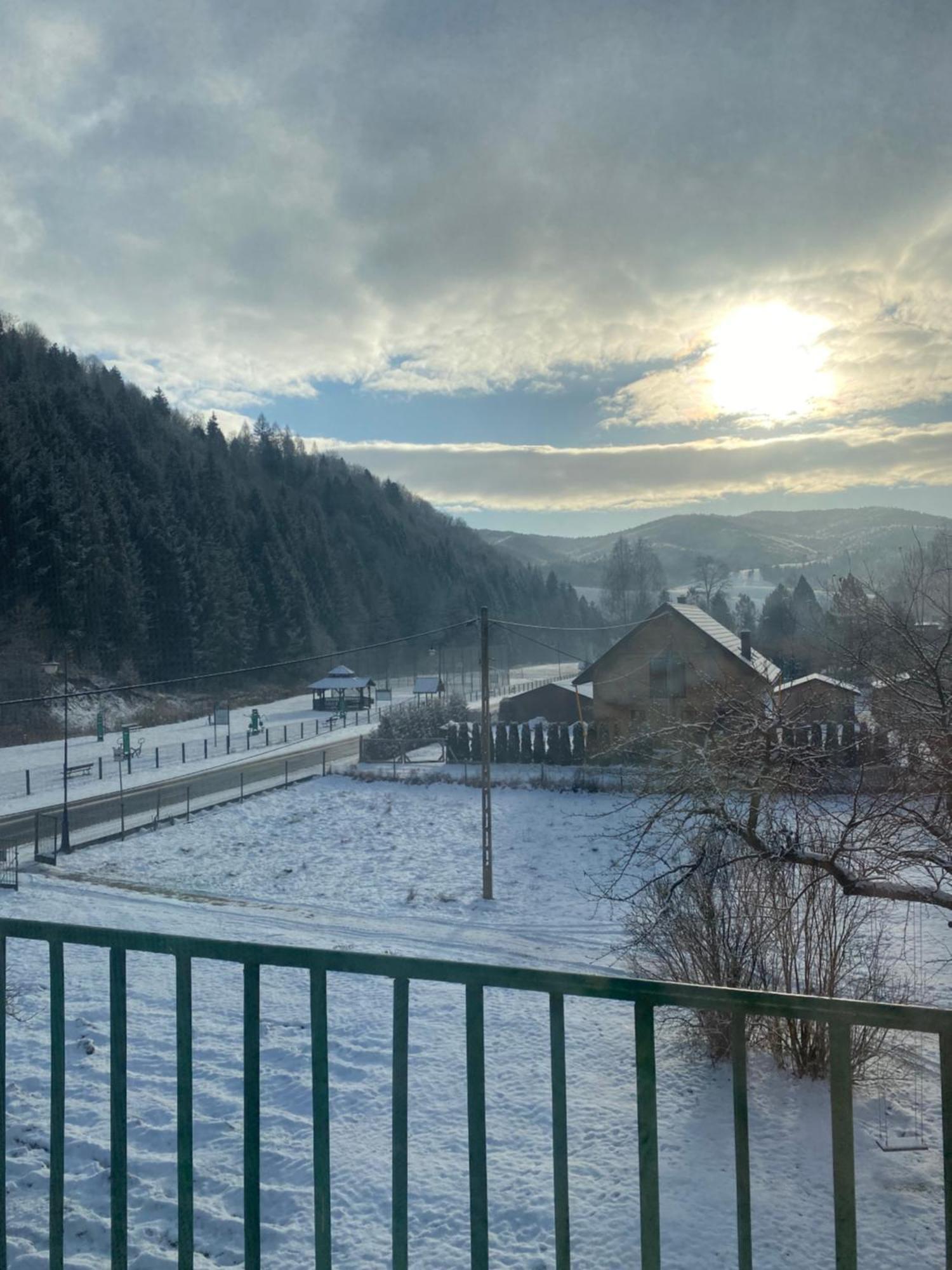 Pokoje Goscinne U Faronow Muszyna Exterior foto